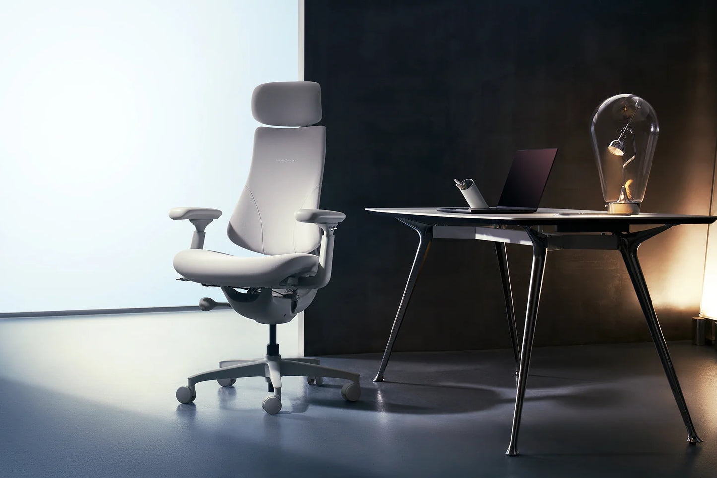 Omni Dynamic Desk Chair